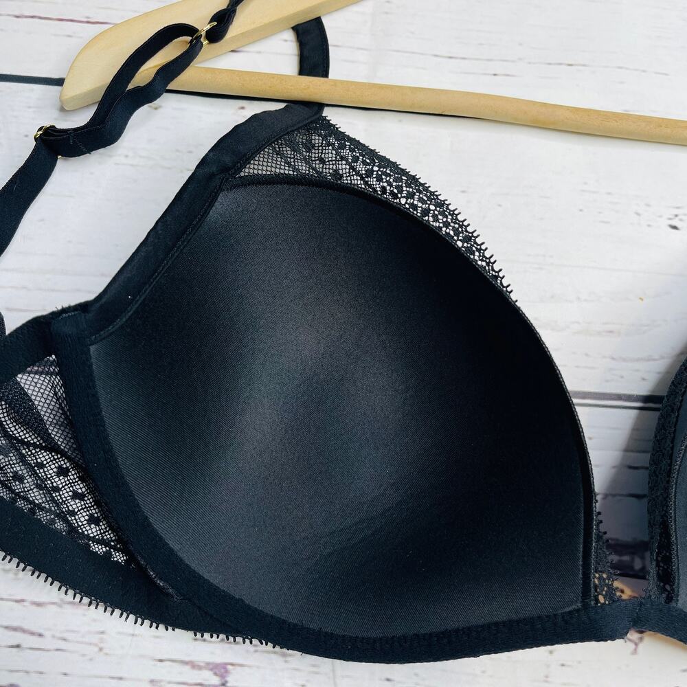 Victoria's Secret Black Incredible Plunge Lace Bra - Picture 13 of 16
